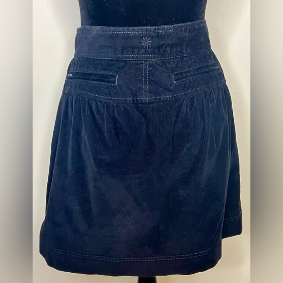 Athleta black corduroy skirt zip and button closure front/back pockets 6 EUC - Picture 2 of 11